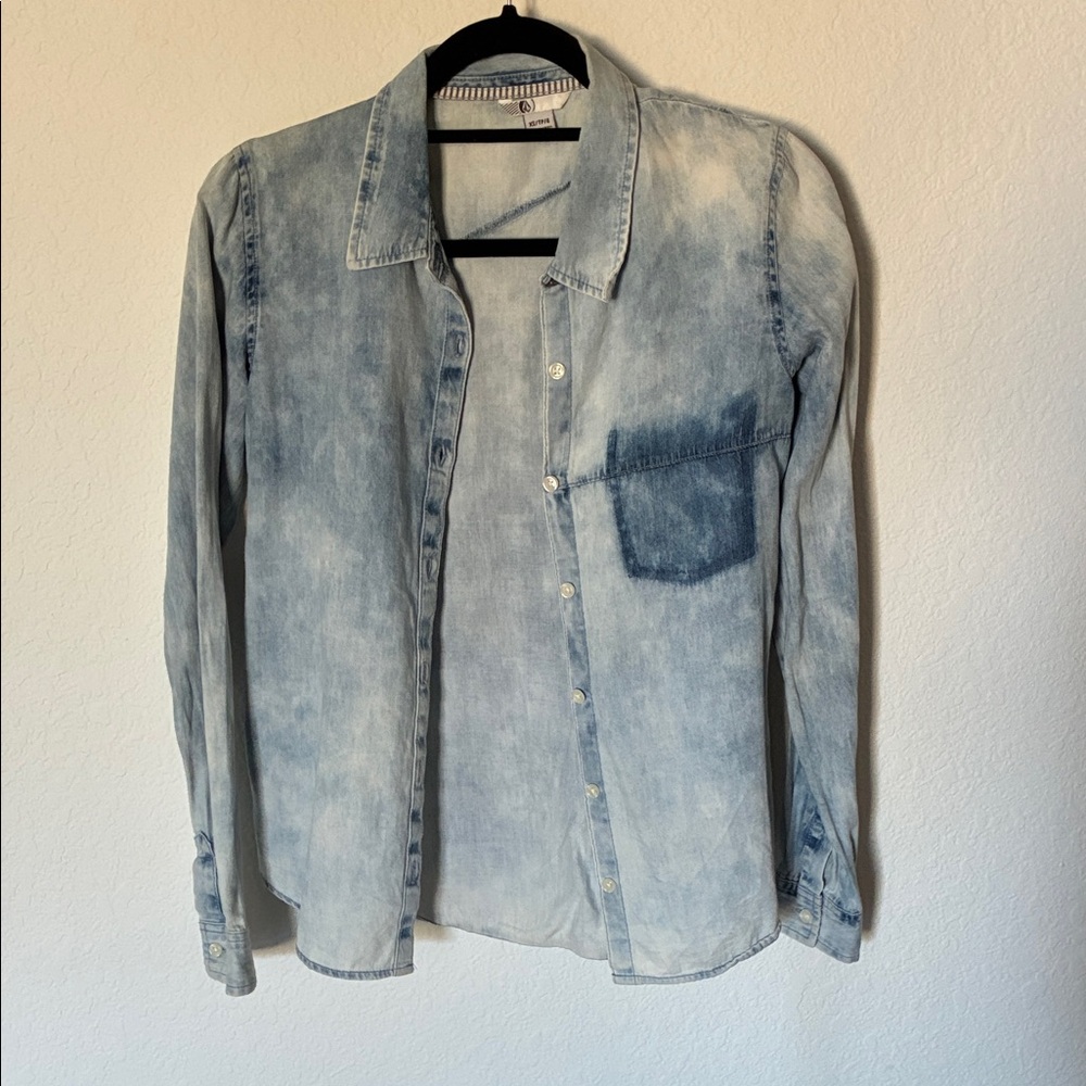 Volcom Faded Blue Casual Button Down Shirt
